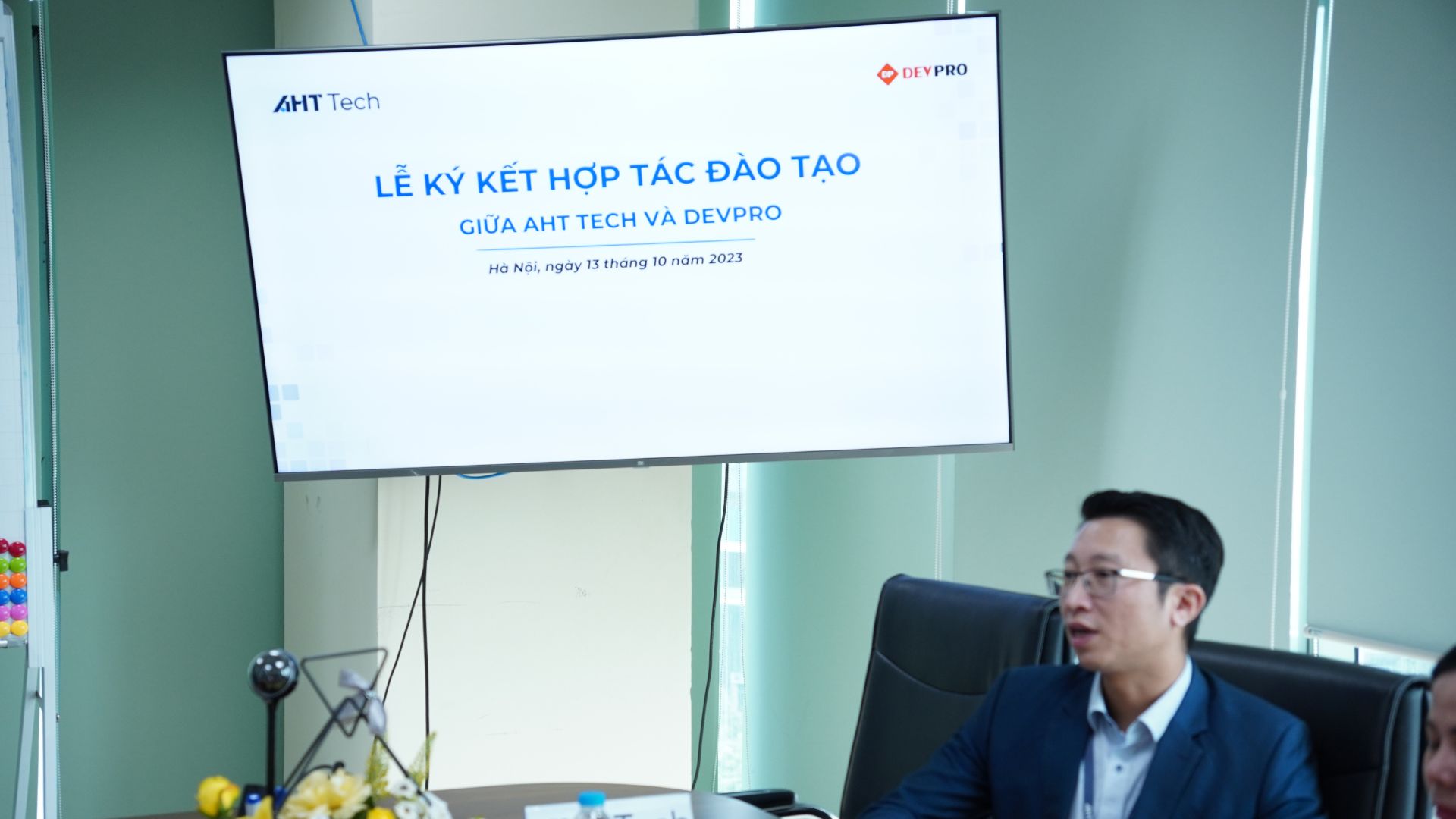 Lễ ký kết hợp tác diễn ra tại AHT Tech - Hà Nội